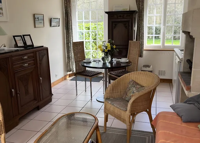 Le Pommier Holiday home Lantheuil